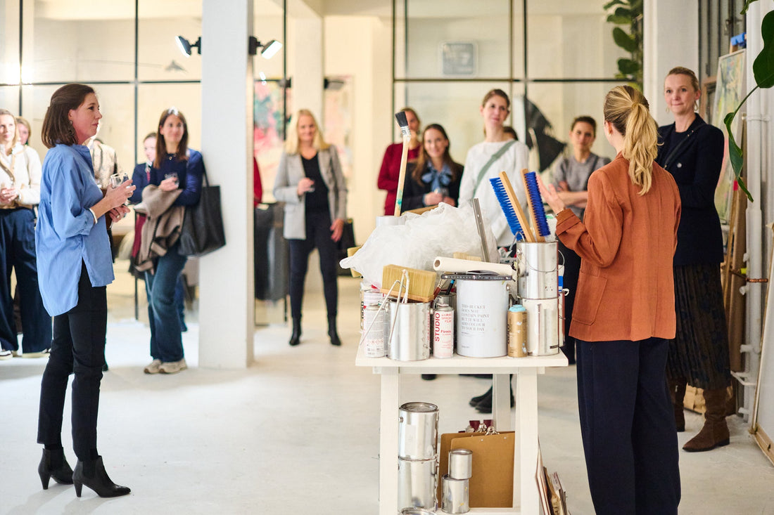 Ladies Night Art Kunst Frauen Veranstaltung Atelier Studio Besuch hinter den Kulissen Theresa Kallrath kallart Malen professionell sammeln kaufen ausstellen Business workshop Kurs buchen buy contemporary art nrw düsseldorf essen Dortmund Köln