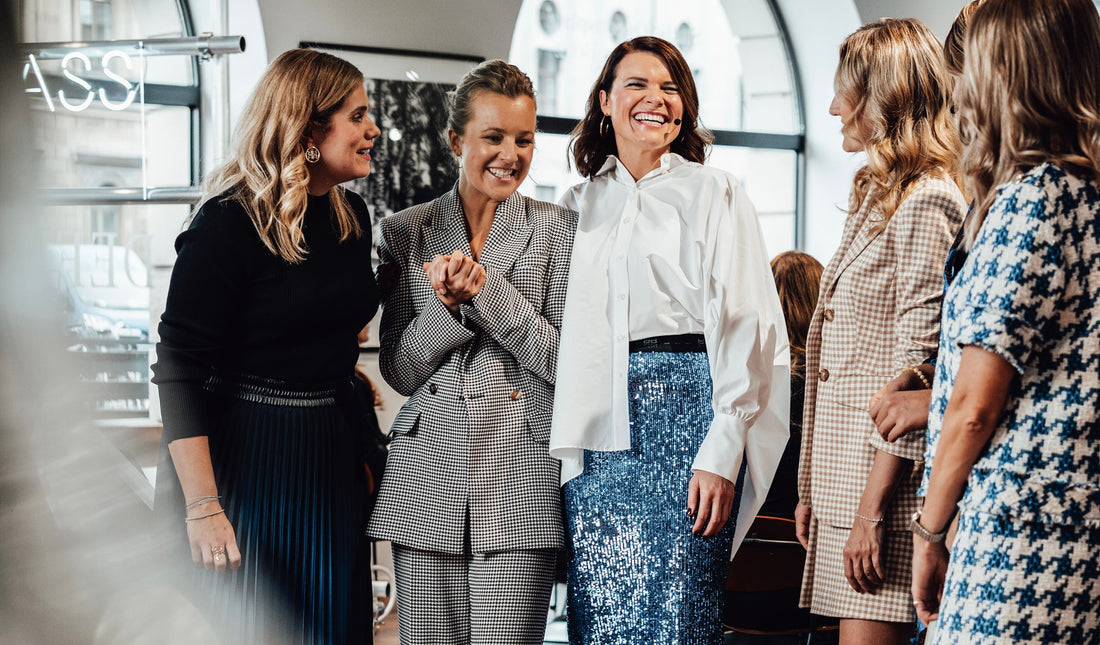 riani kallrath mona buckenmaier für sie kallart theresa münchen kallart Düsseldorf kunst fashion female empowerment unternehmertum kunst art speaker panel ted talk instyle 